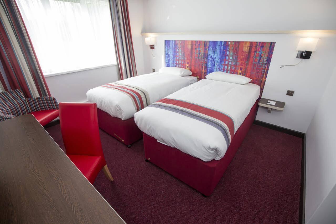 Ramada Milton Keynes Hotell Eksteriør bilde