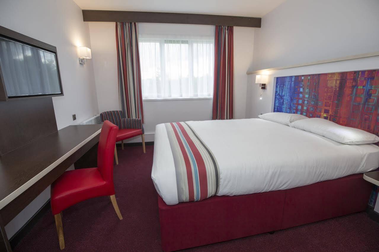 Ramada Milton Keynes Hotell Eksteriør bilde